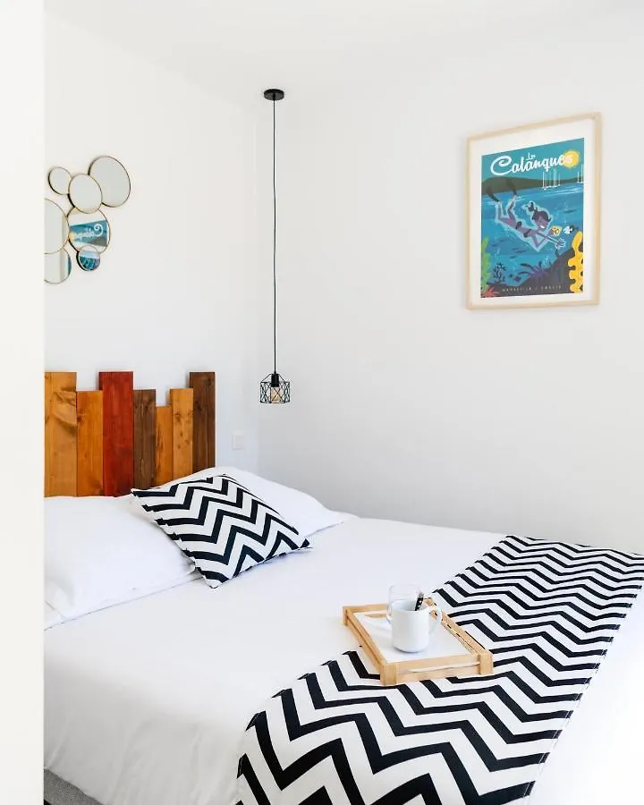Hotel Les Volets Rouges - Cassis 2*,