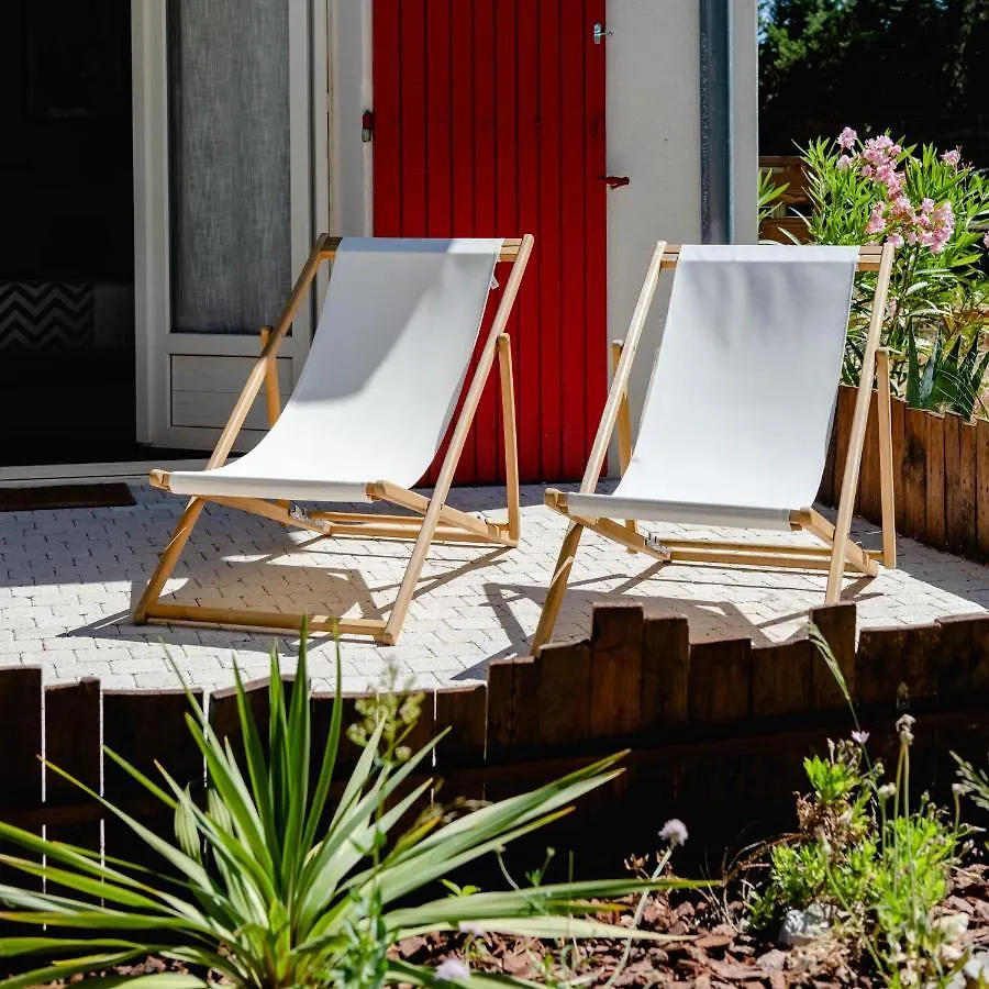 **  Hotel Les Volets Rouges - Cassis France