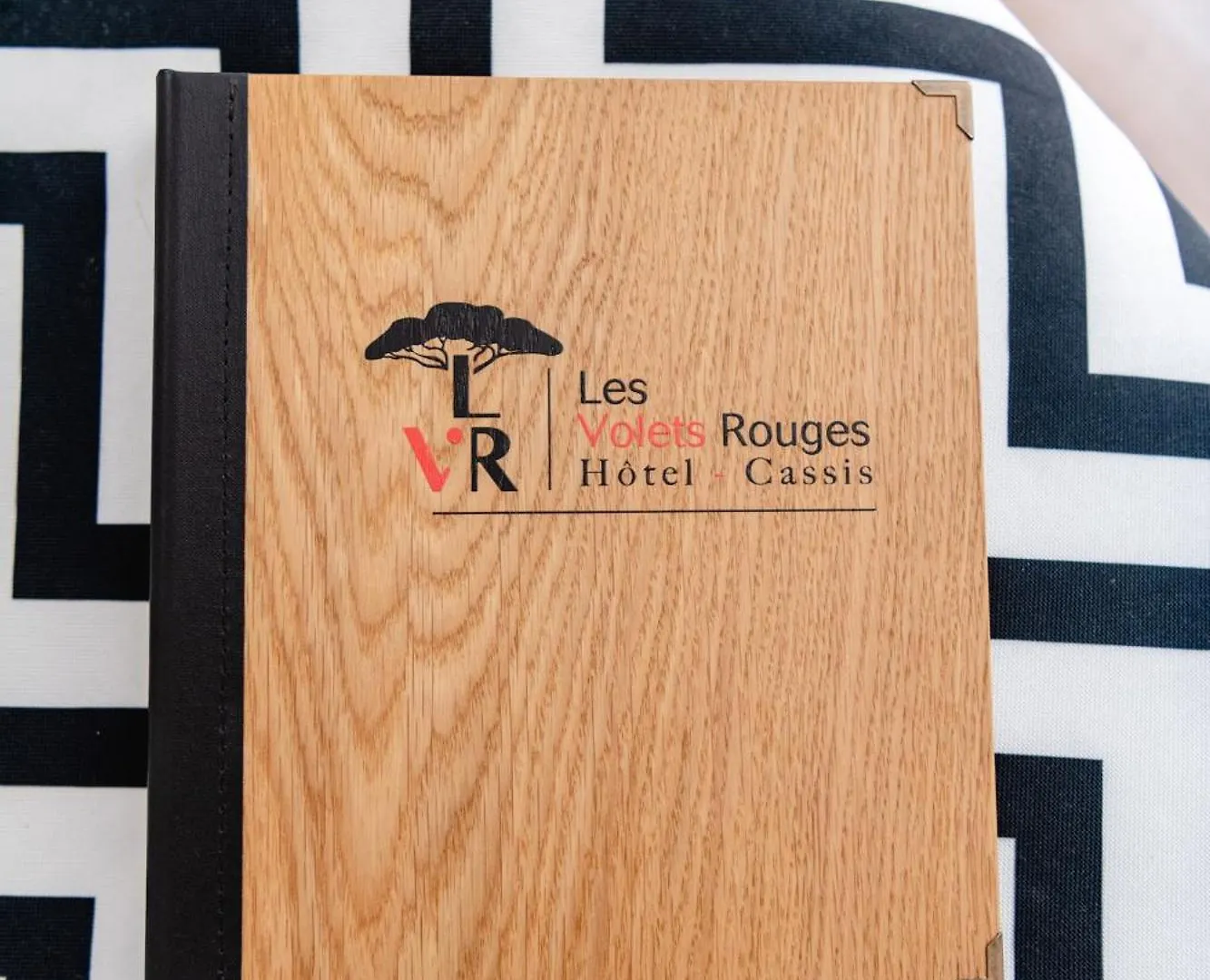 HôTEL LES VOLETS ROUGES - CASSIS France