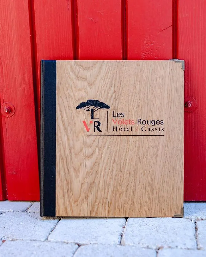 Hotel Les Volets Rouges - カシ